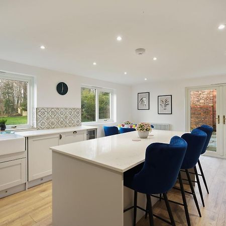 Victorian Retreat In Liverpool Knowsley Esterno foto